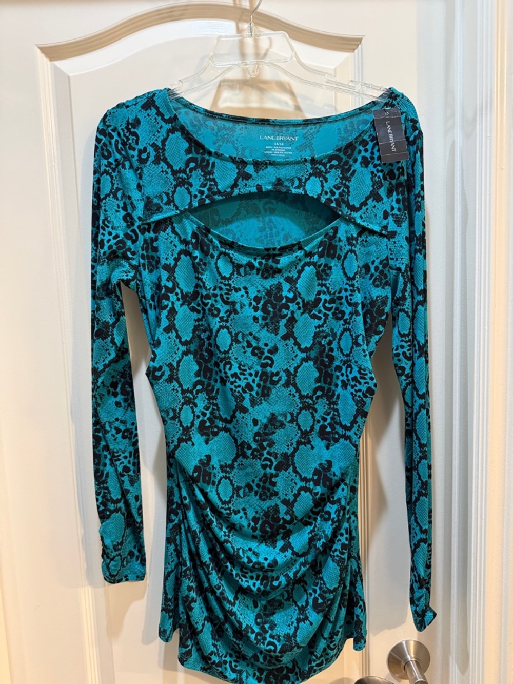 Lane Bryant NWT Teal and Black Snake-Print Long Sleeve pullover Cutout Top 14/16
